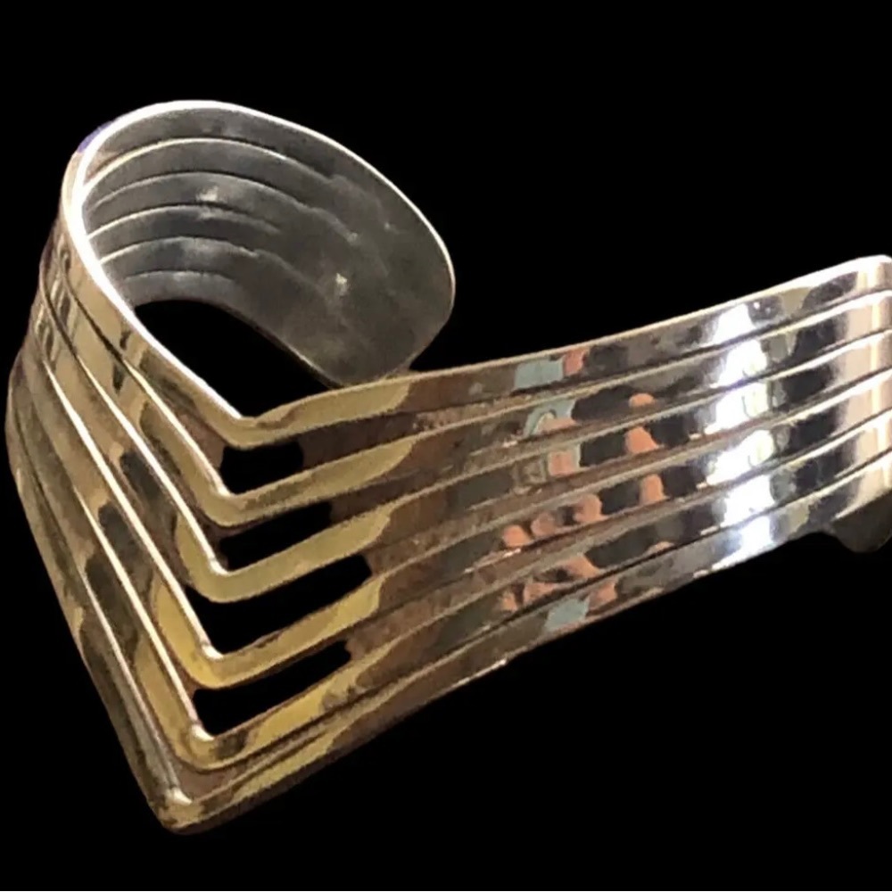 Vintage Chevron Point Cuff Bracelet Silver Tone